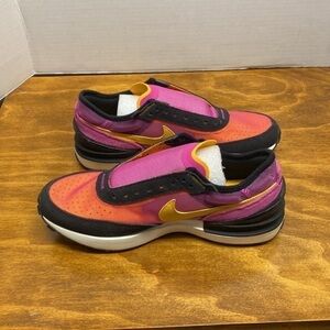 Nike size 4y boys.like new‎ no shoe strings.